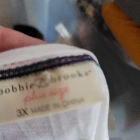 Long sleeve white tee ♡ - Picture 2 of 3